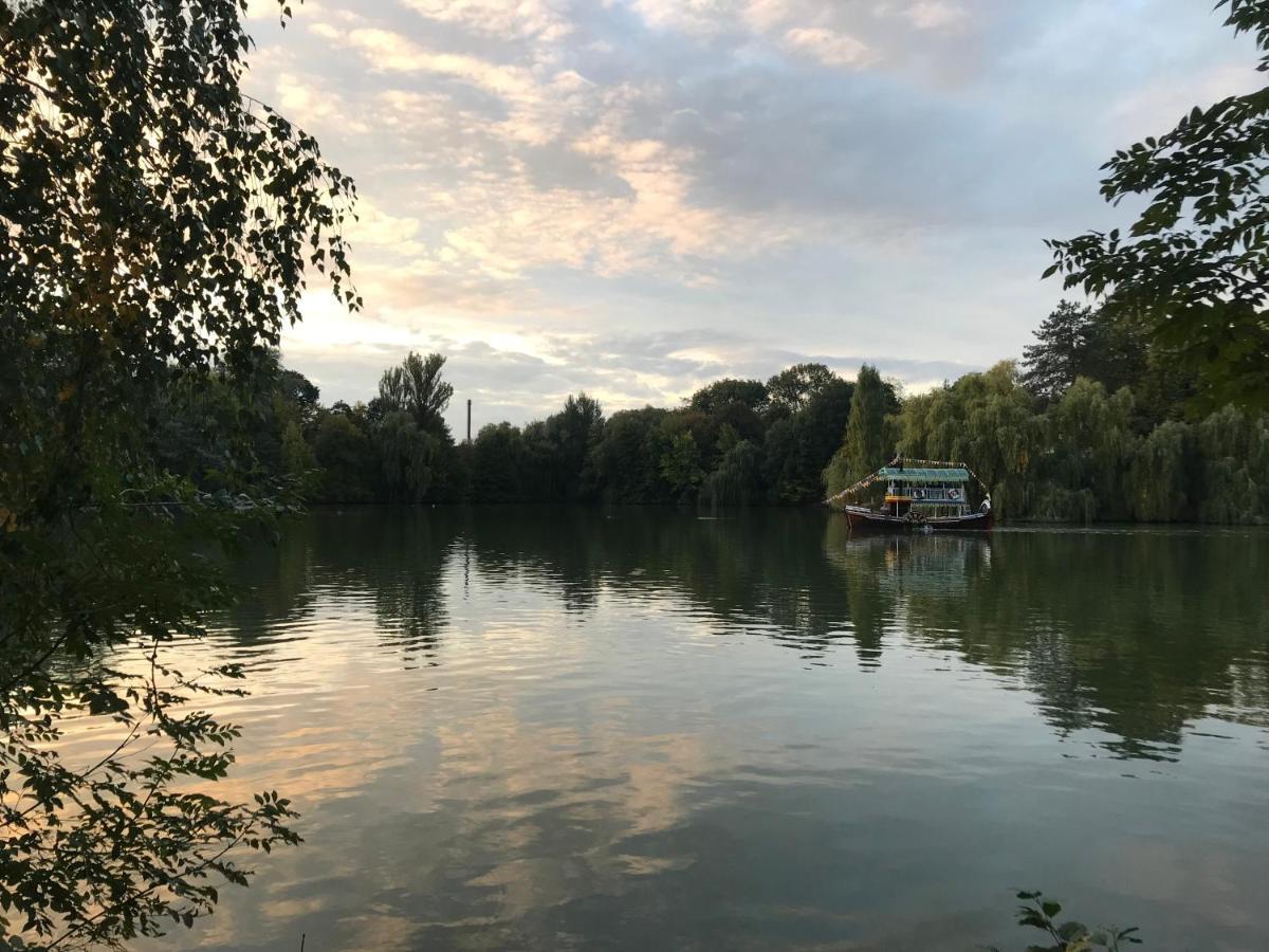 Семейные Апартаменты В Новом Районе У Софиевского Парка Uman Bagian luar foto